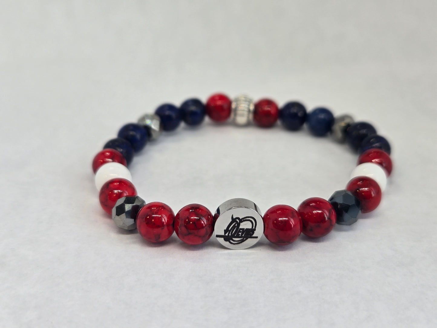Bracelet M joins the Devils