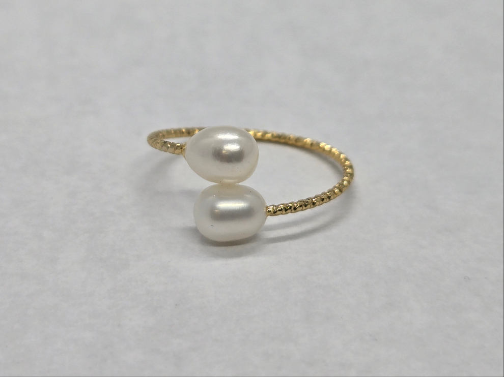 Freshwater pearl ring