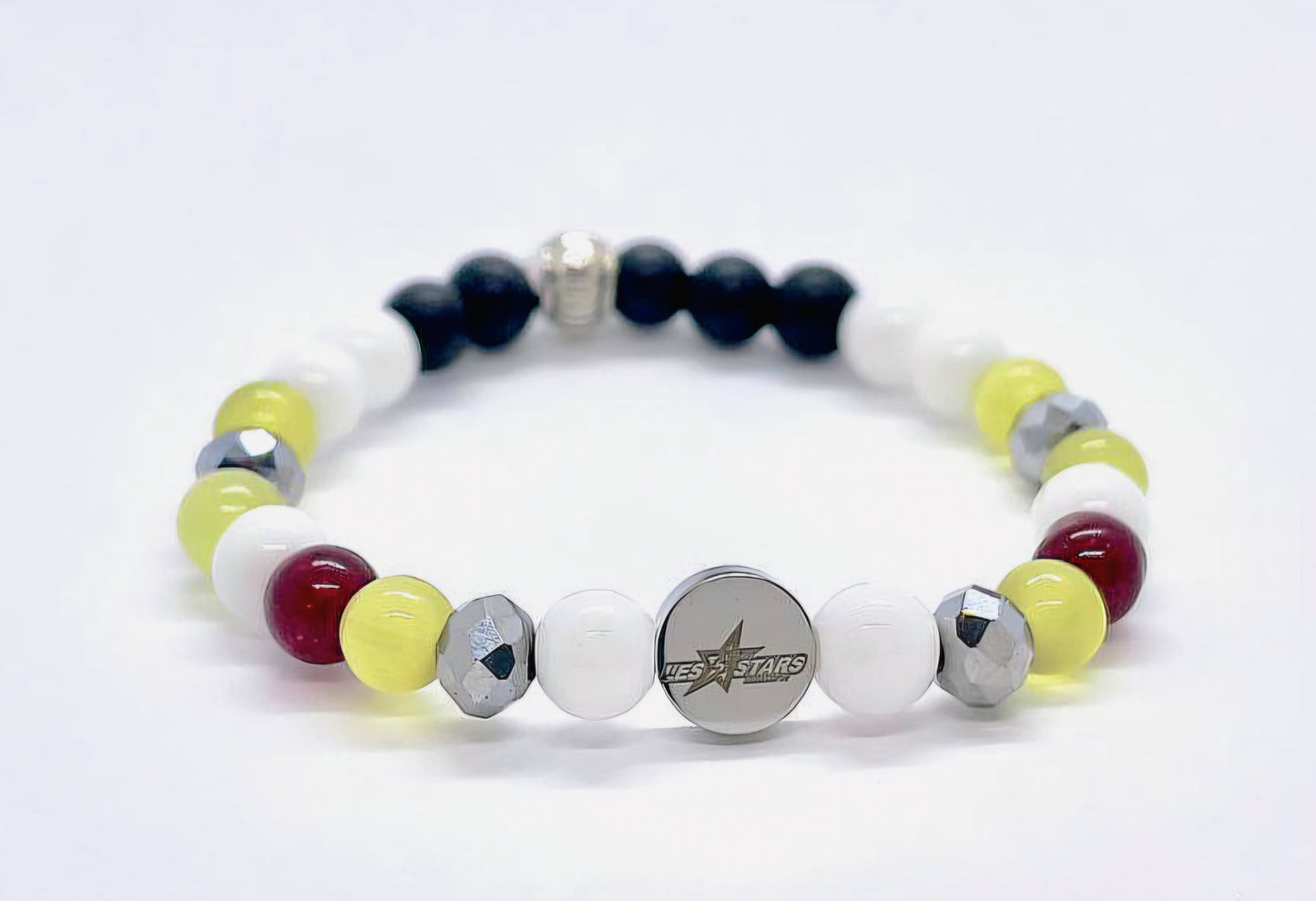 Bracelet S teams up with 4 Stars