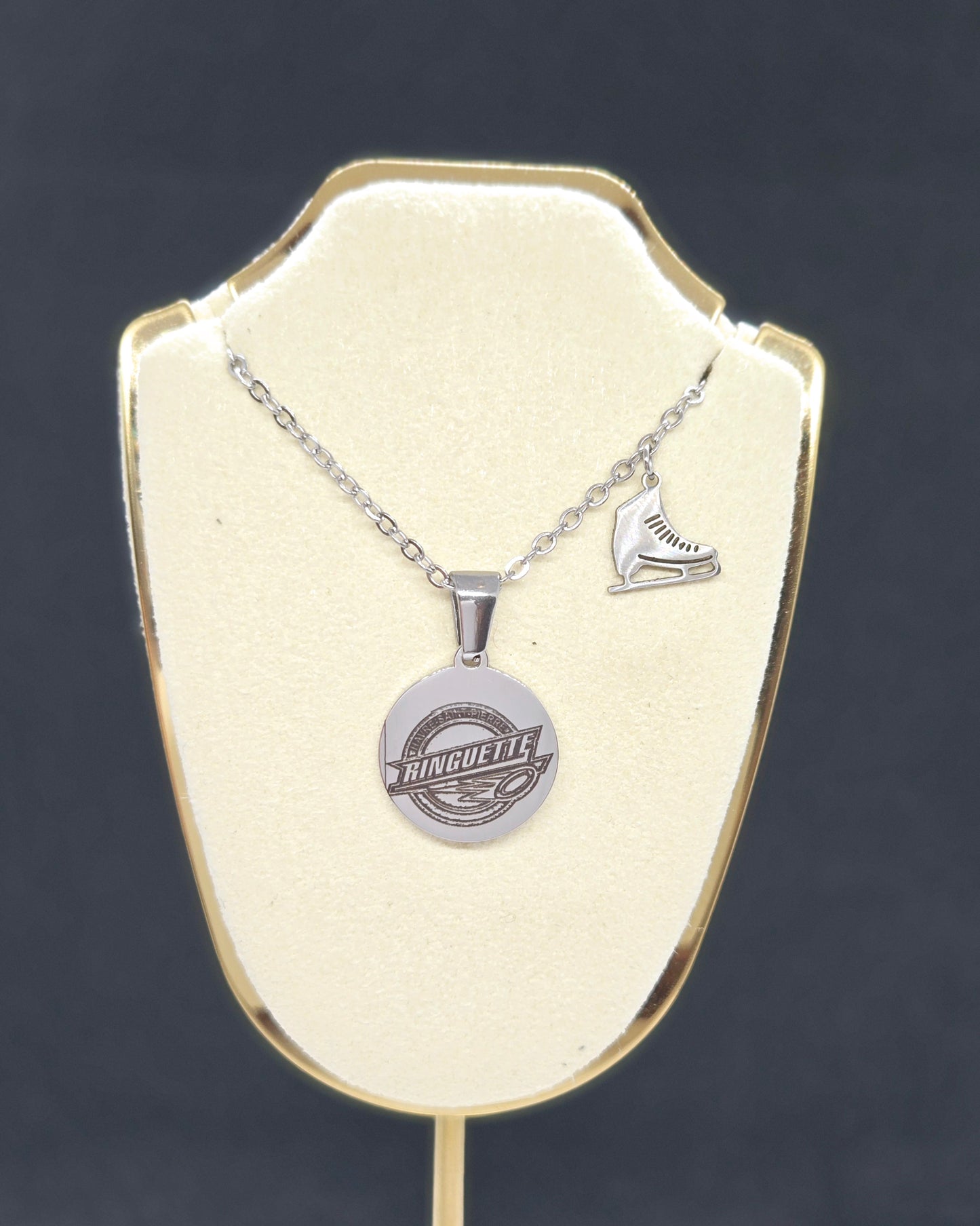 Necklace team The Acadiennes of Havre St Pierre