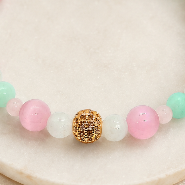 Gros plan du Bracelet Panama – œil de chat, amazonite, quartz et jade — détail du bijou réel