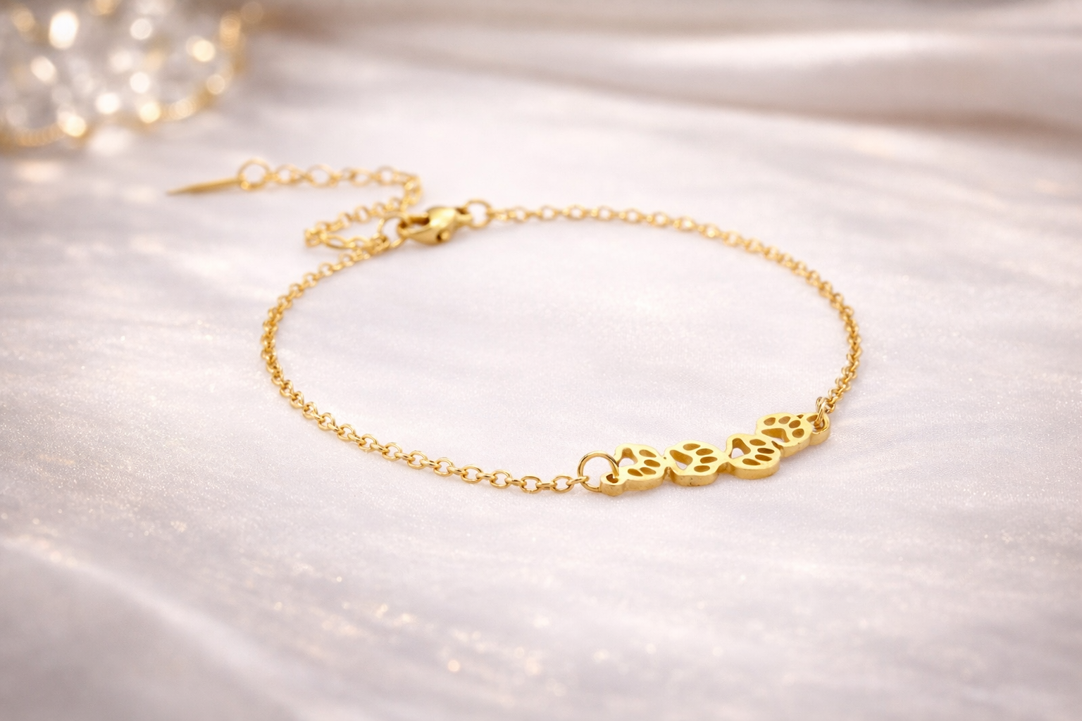 Bracelet patte de chien dorée  