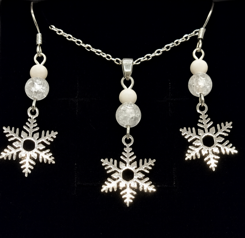 Image principale : "Ensemble bijoux Noël collier et boucles d'oreilles avec étoiles dorées et pierres"
Collier seul : "Collier de Noël avec pendentif étoile dorée et pierres naturelles"
Boucles seules : "Boucles d'oreilles étoile de Noël dorées avec pierres naturelles"
