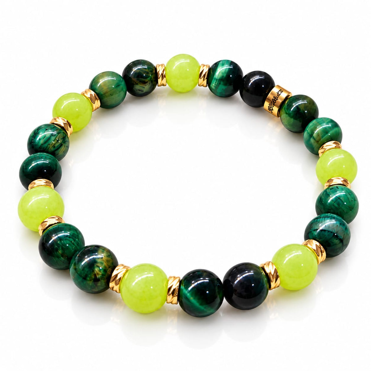 Bracelet femme Éclat de jade en jade vert et œil de tigre vert, détails dorés, fond blanc