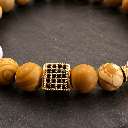 Gros plan du Bracelet Sublime – howlite et jaspe naturel — détail du bijou réel