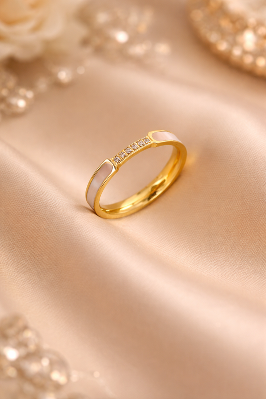 Bague en acier inoxydable doré avec de la nacres autour