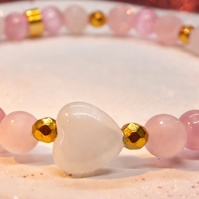 Gros plan du Bracelet Coeur — détail du bijou réel